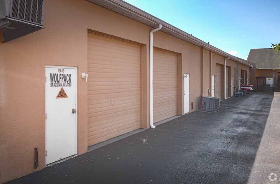 More Photos Of 19800 Veterans Blvd, Port Charlotte Warehouse For Lease