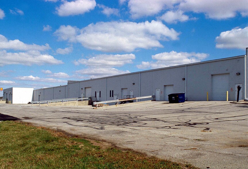 More Photos Of 9386 Castlegate Dr, Indianapolis Flex For Lease