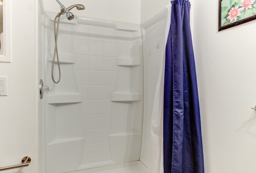 More Photos Of 160 Creamery Rd, Greenville Restaurant For Sale