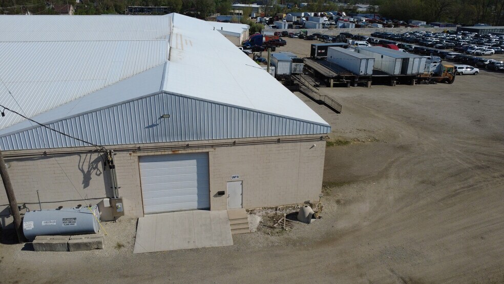 More Photos Of 807 4th Ave, Joliet Warehouse For Lease