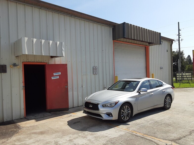 More Photos Of 2400 Smith St, Kissimmee Warehouse For Lease