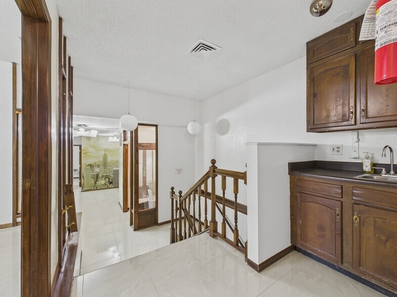More Photos Of 4219 S Broadway, Englewood Medical For Sale