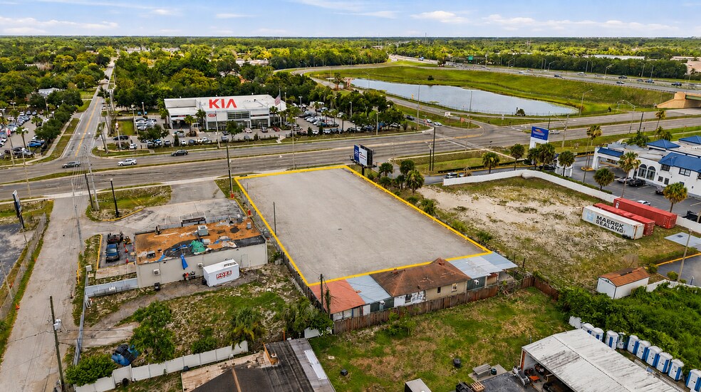 Primary Photo Of 8710 E Colonial Dr, Orlando Auto Dealership For Lease