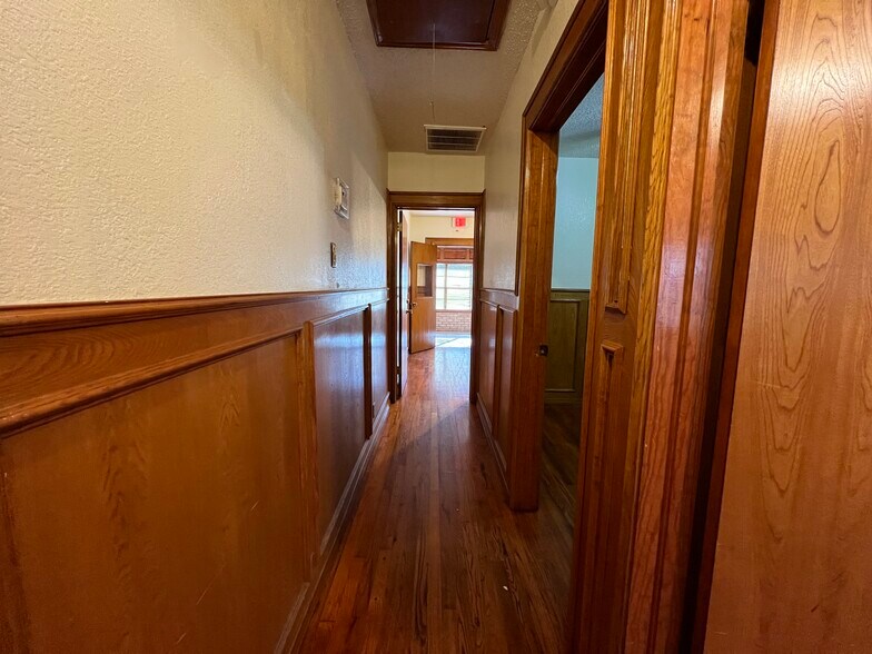 More Photos Of 1618 Pecan Blvd, McAllen Office For Lease