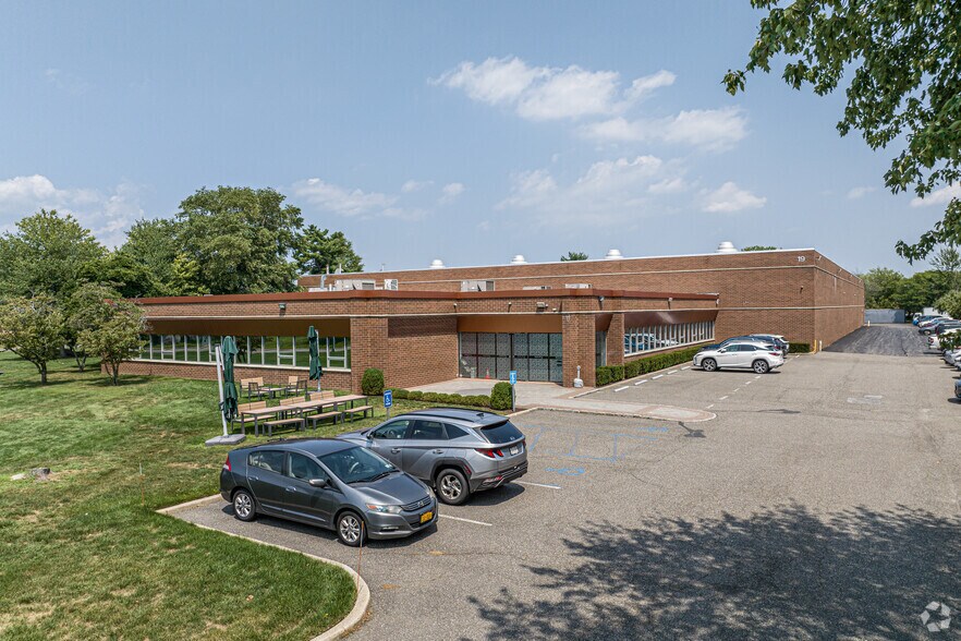 More Photos Of 19 Harbor Park Dr, Port Washington Warehouse For Sale