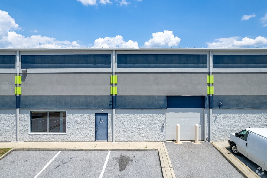 More Photos Of 1714 Bannard St, Cinnaminson Self Storage For Lease