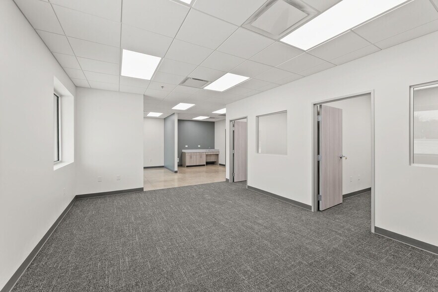More Photos Of 10042 FM 1976, Universal City Unknown For Lease