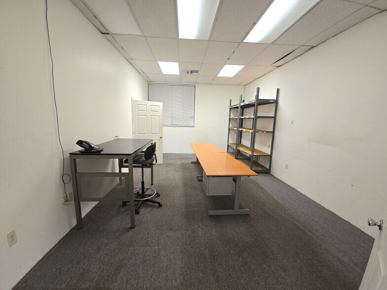 More Photos Of 100 N Railroad Ave, Wyoming General Retail For Lease