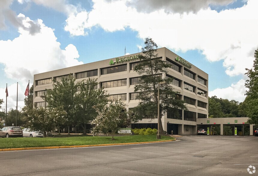 More Photos Of 208 Sunset Dr, Johnson City Office For Lease