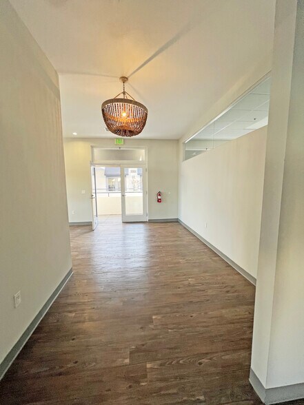 More Photos Of 136 W Canon Perdido St, Santa Barbara Office For Lease
