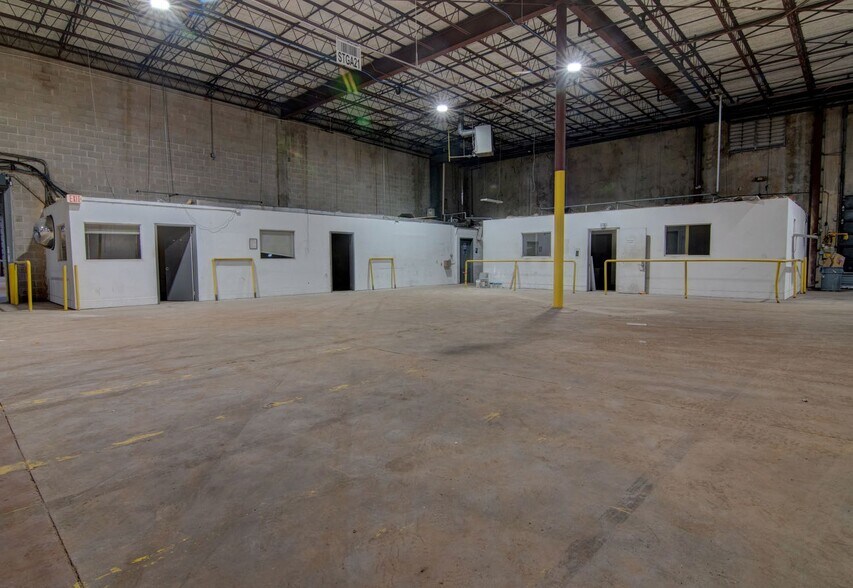 More Photos Of 2210 Melson Ave, Jacksonville Warehouse For Lease