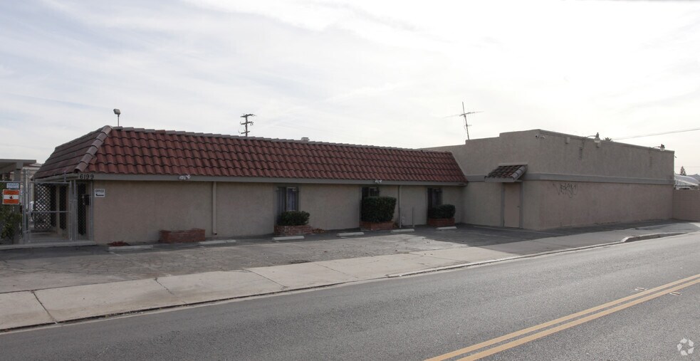 More Photos Of 6199 Crest Ave, Riverside Manufacturing For Sale