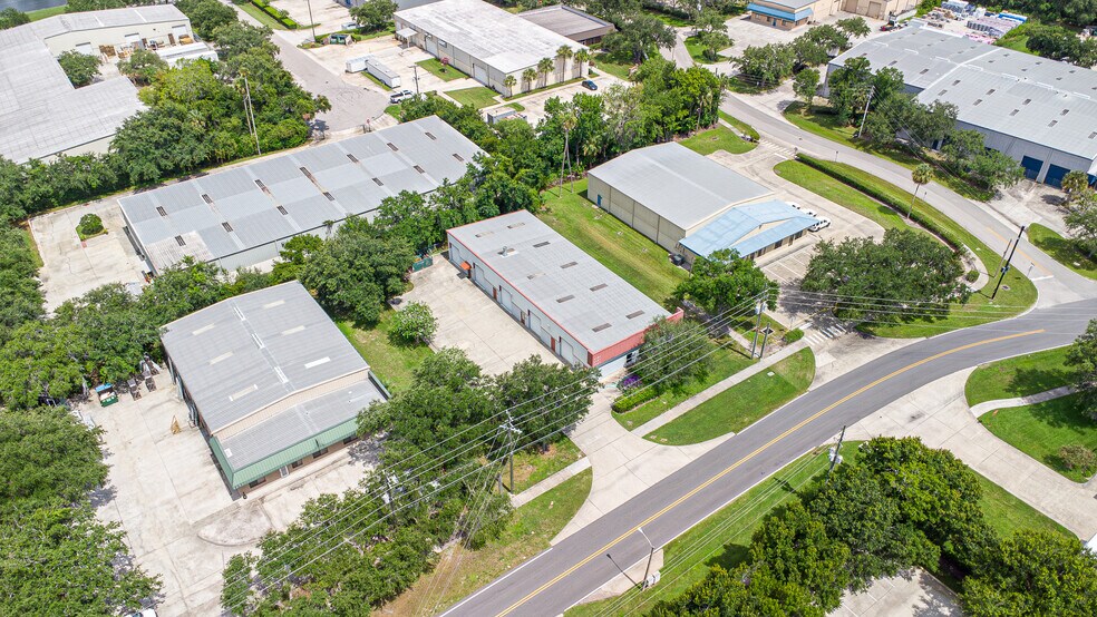More Photos Of 1101-1141 Central Park Dr, Sanford Industrial For Sale