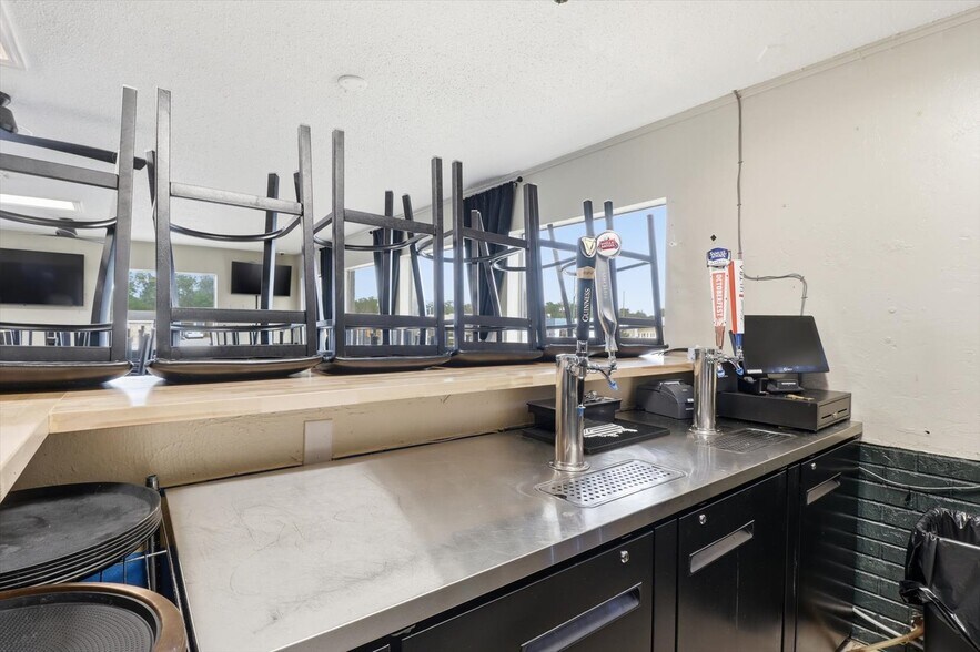 More Photos Of 859 S US Highway 41, Inverness Restaurant For Sale