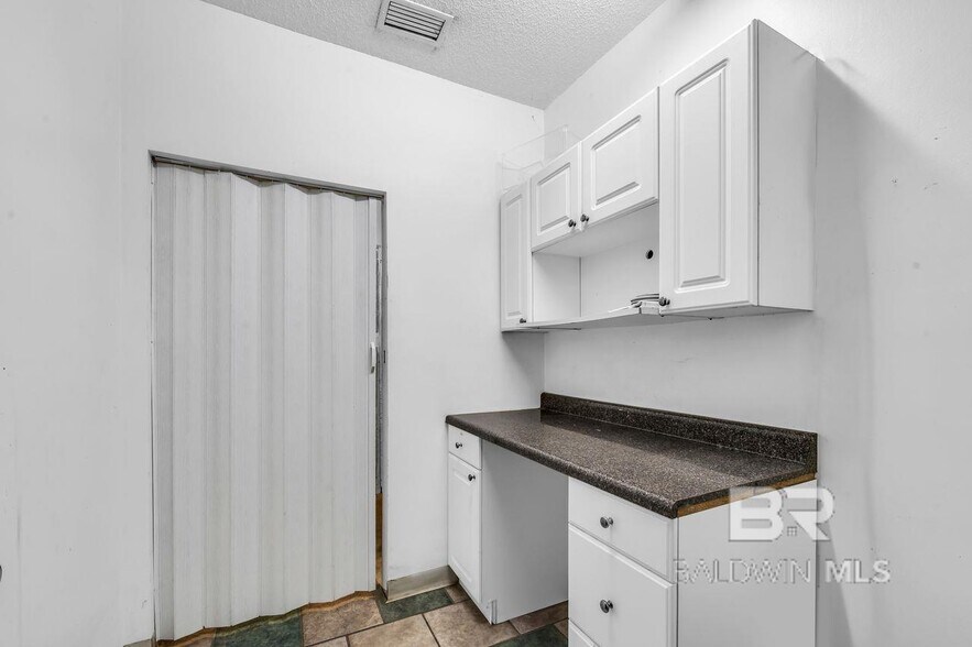 More Photos Of 20870 State Highway 59, Robertsdale Freestanding For Lease