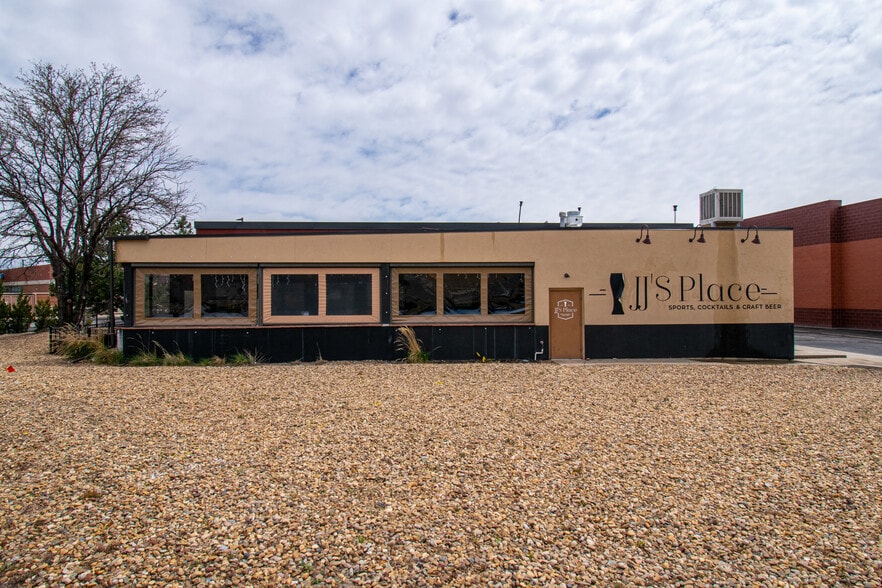 More Photos Of 2340 S Chambers Rd, Aurora Restaurant For Sale