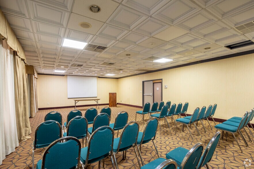 More Photos Of 500 Chris Dr, West Columbia Hotel For Sale