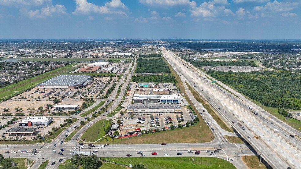 More Photos Of 3569 Business Center Dr, Pearland Storefront Retail Office For Lease