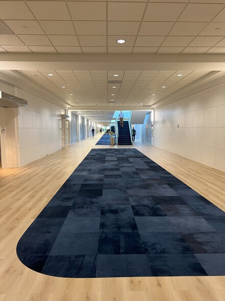 More Photos Of 10200 David Taylor Dr, Charlotte Office For Lease