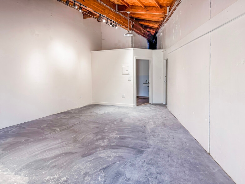 More Photos Of 201-207 Benton Ct, Suisun City Auto Repair For Lease