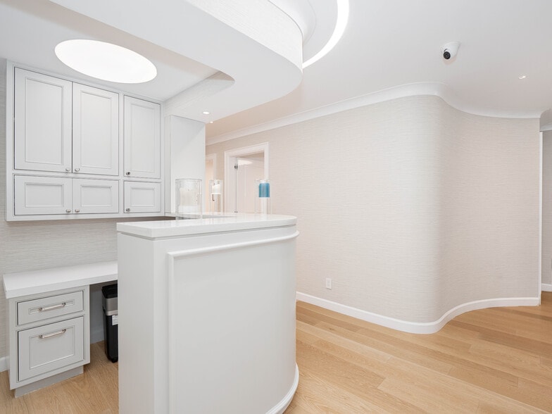 More Photos Of 1075 Park Ave, New York Apartments For Sale