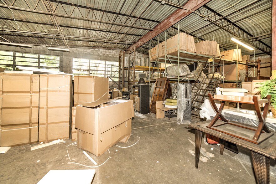 More Photos Of 4214 W Virginia Ave, Tampa Warehouse For Lease