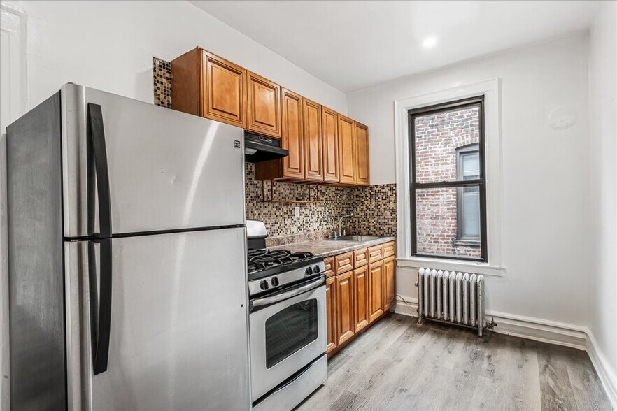 More Photos Of 3625 30th St, Long Island City Apartments For Sale