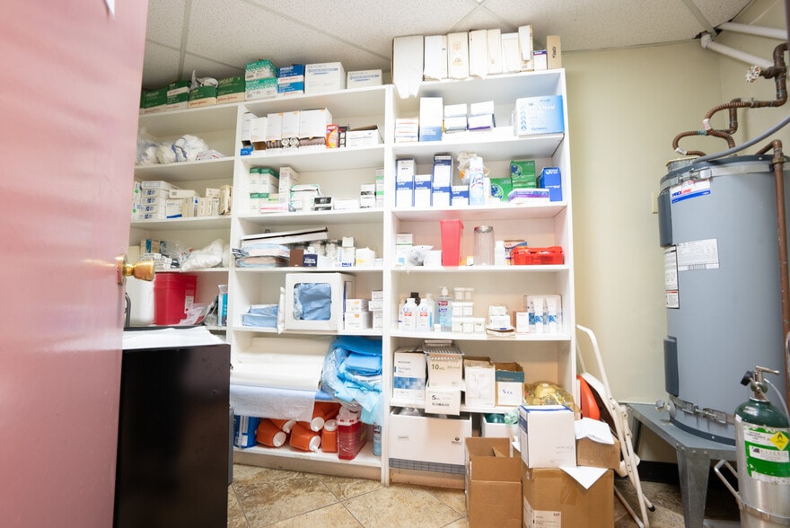 More Photos Of 4946 Florence Ave, Bell Medical For Lease