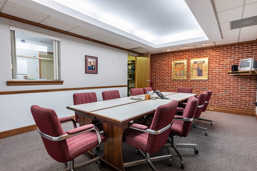 More Photos Of 3946 Indian Ripple Rd, Dayton Warehouse For Lease