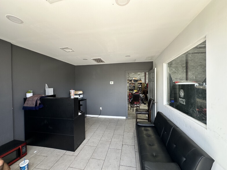 More Photos Of 3825 Jeanetta St, Houston Industrial For Sale