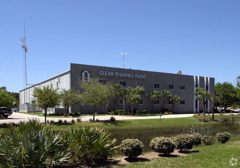 Primary Photo Of 13320 Metro Pky, Fort Myers Movie Radio TVStudio For Lease