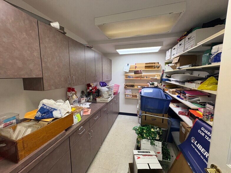 More Photos Of 5604 W 41st St, Sioux Falls Office For Sale