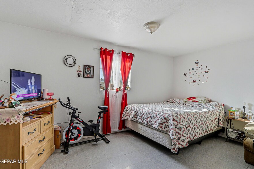 More Photos Of 10540 Socorro Rd, Socorro Specialty For Sale