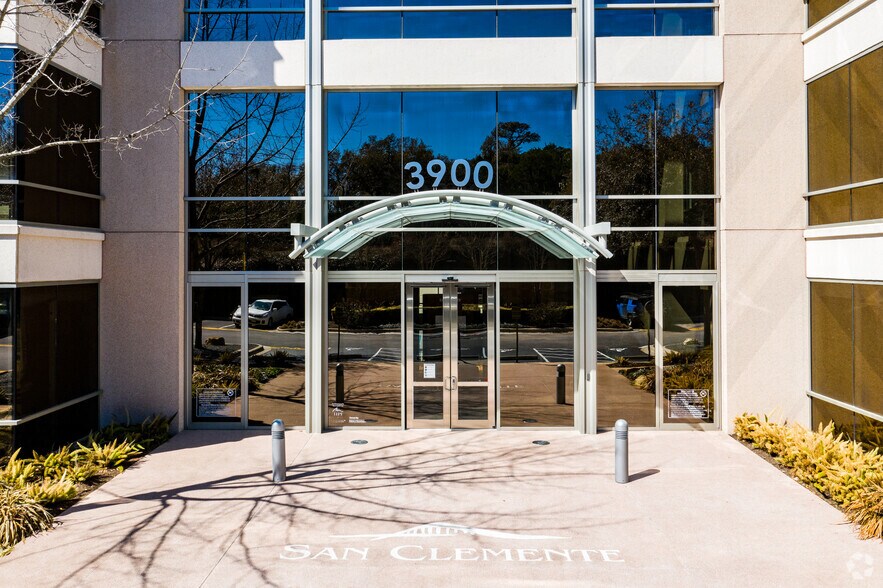 More Photos Of 3900 N Capital of Texas Hwy, Austin Office For Lease
