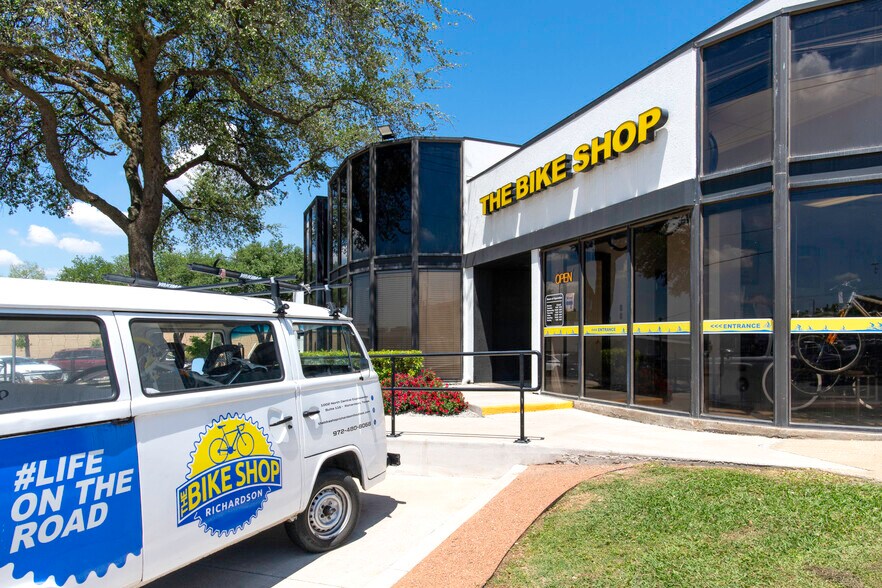 More Photos Of 1002 N Central Expy, Richardson Unknown For Lease