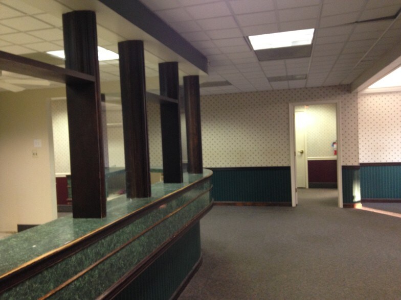 More Photos Of 737 Main St, Lumberton Office For Sale