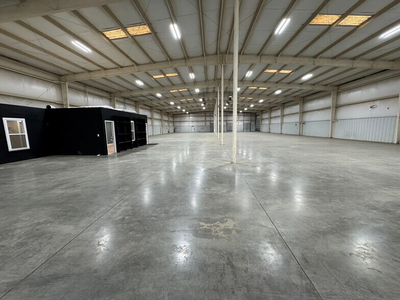 More Photos Of 1817 Baker Rd, High Point Warehouse For Lease