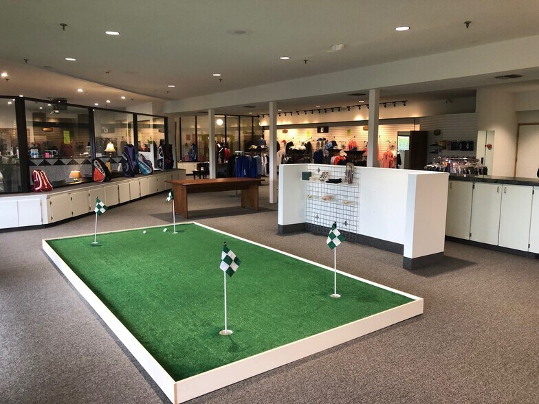 More Photos Of 7703 NE 72nd Ave, Vancouver Golf Course Driving Range For Sale