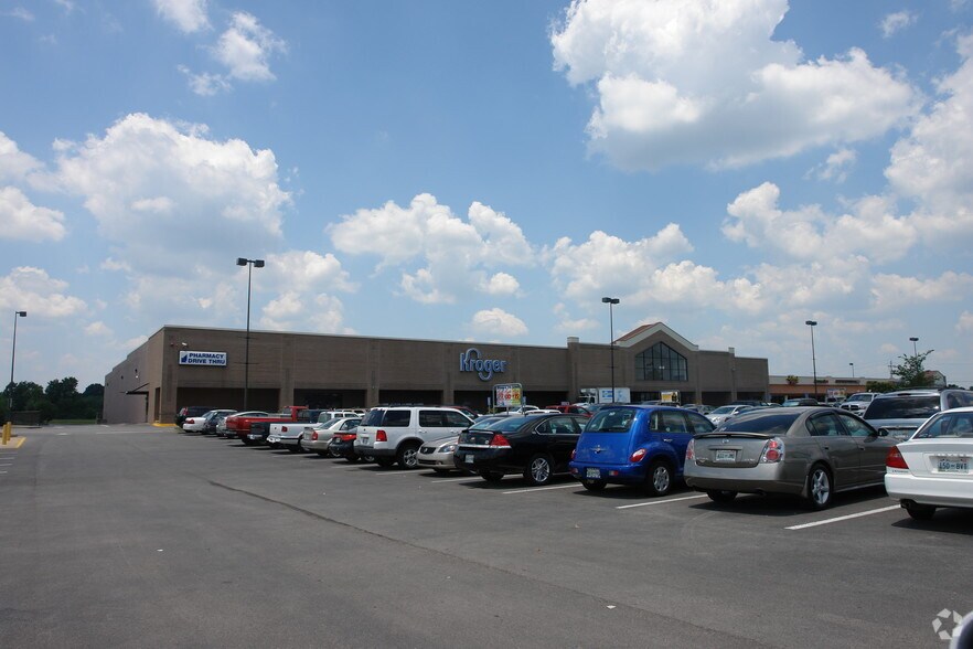 More Photos Of 2327-2369 Memorial Blvd, Murfreesboro Storefront For Sale