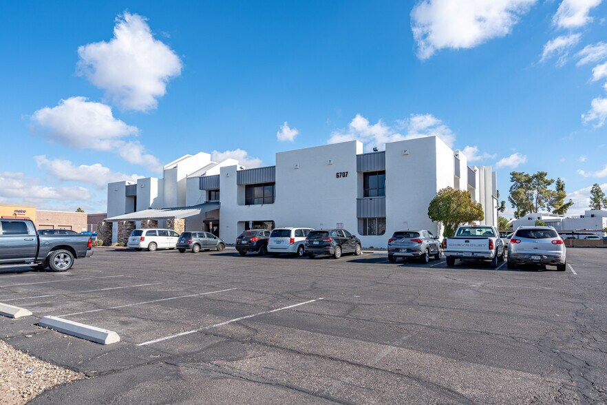 More Photos Of 6707 N 19th Ave, Phoenix Medical For Lease