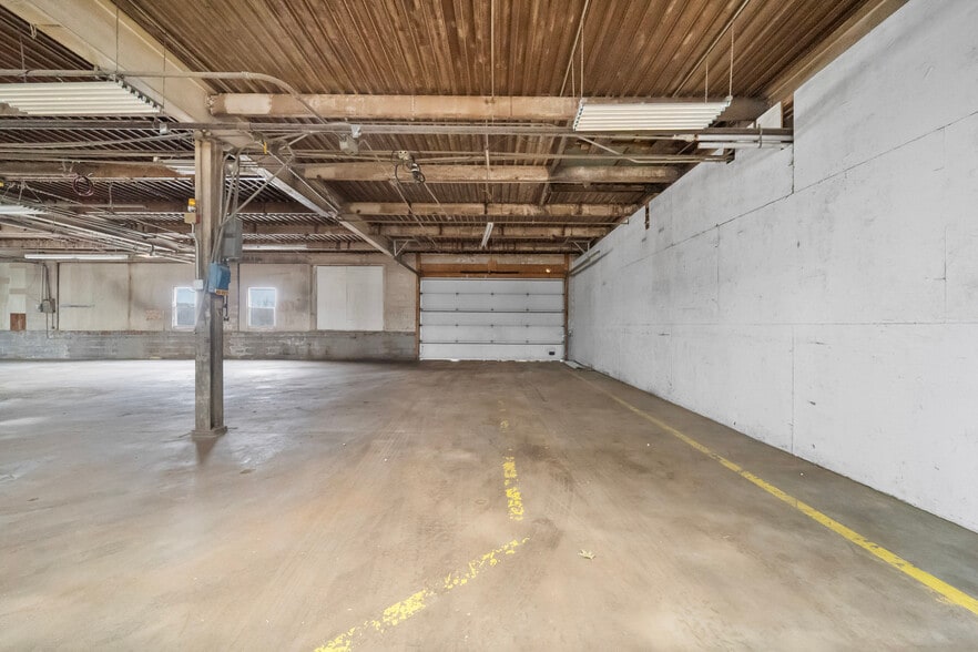 More Photos Of 209 W Main St, Linn Warehouse For Sale