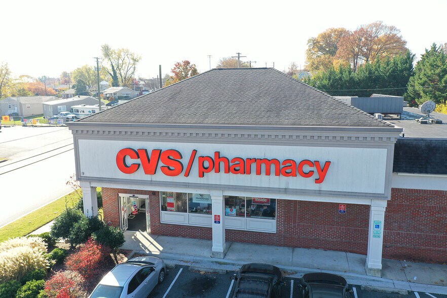 More Photos Of 2 Compass Rd, Essex Drugstore For Lease