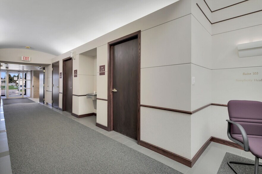 More Photos Of 1511 Northway Dr, Saint Cloud Medical For Sale