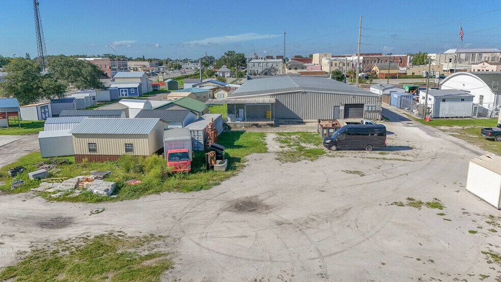 More Photos Of 14 W Hickory St, Arcadia Freestanding For Lease