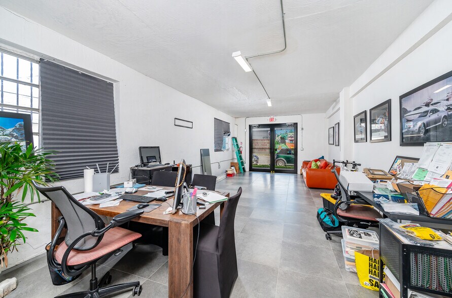 More Photos Of 660-680 NW 71st St, Miami Warehouse For Sale