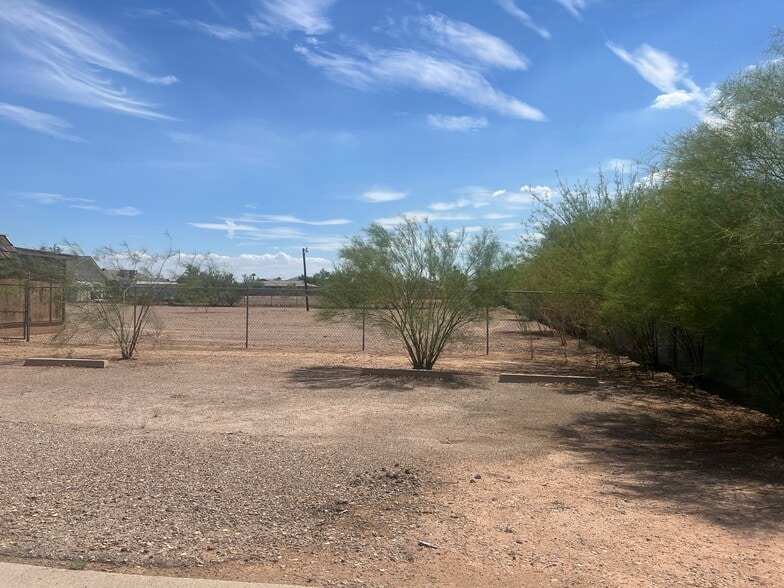 More Photos Of 1053 E Racine Pl, Casa Grande Office For Sale