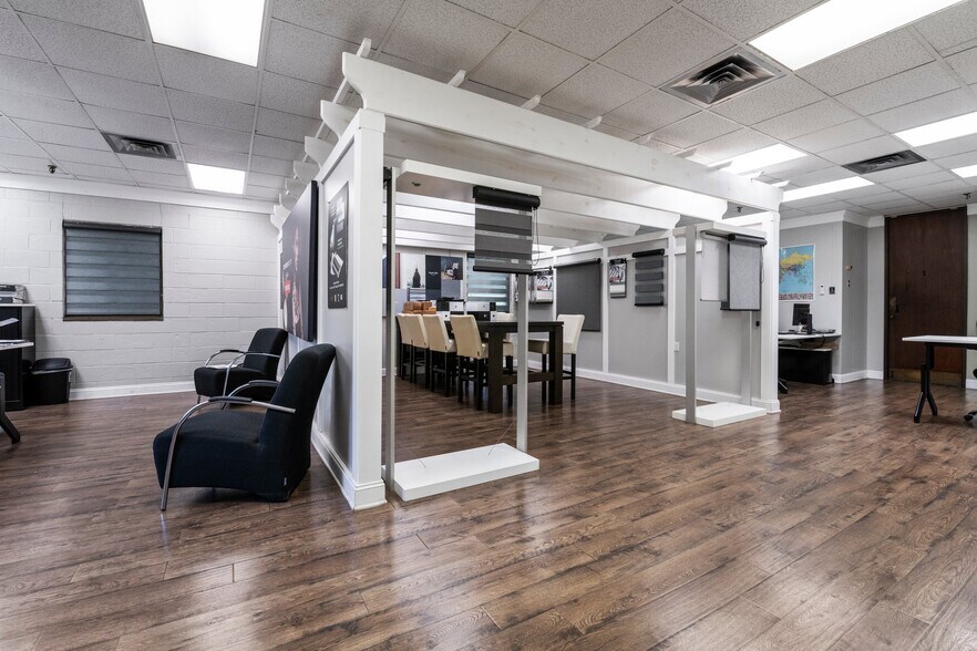 More Photos Of 327 Lewis St, Oxford Coworking Space