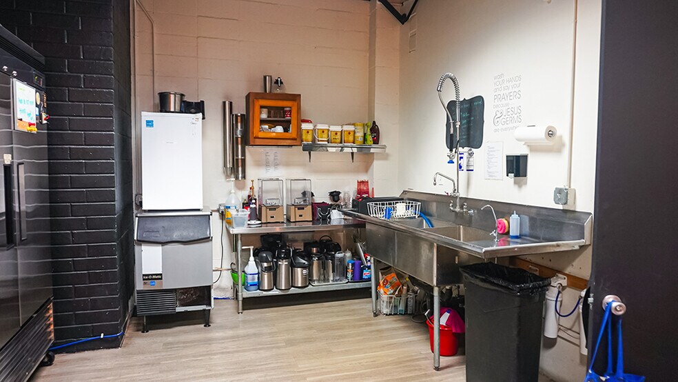 More Photos Of 911-913 S Maple Ave, Montebello Warehouse For Sale