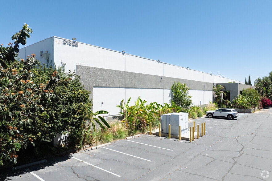 More Photos Of 21325 Superior St, Chatsworth Manufacturing For Lease