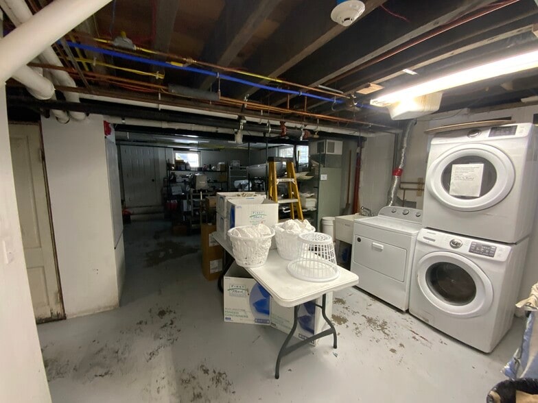 More Photos Of 10333 Business 21, Hillsboro General Retail For Sale